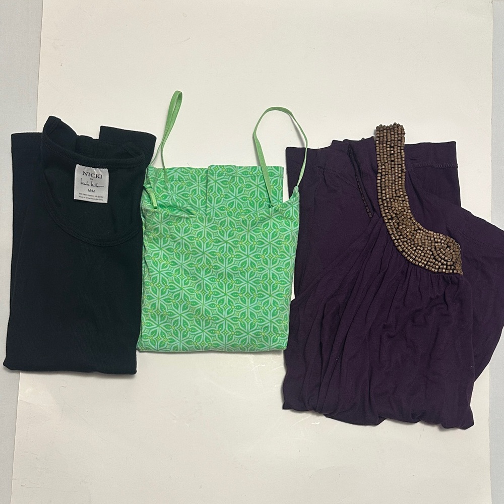 Bundle of 3 tank top